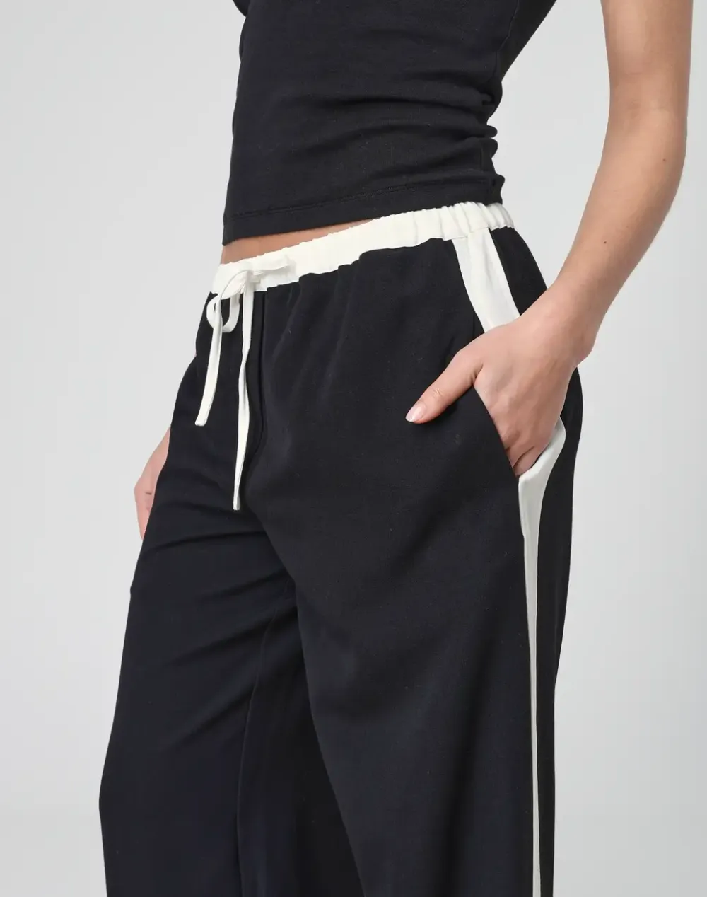 Contrast Stripe Wide Leg Pant