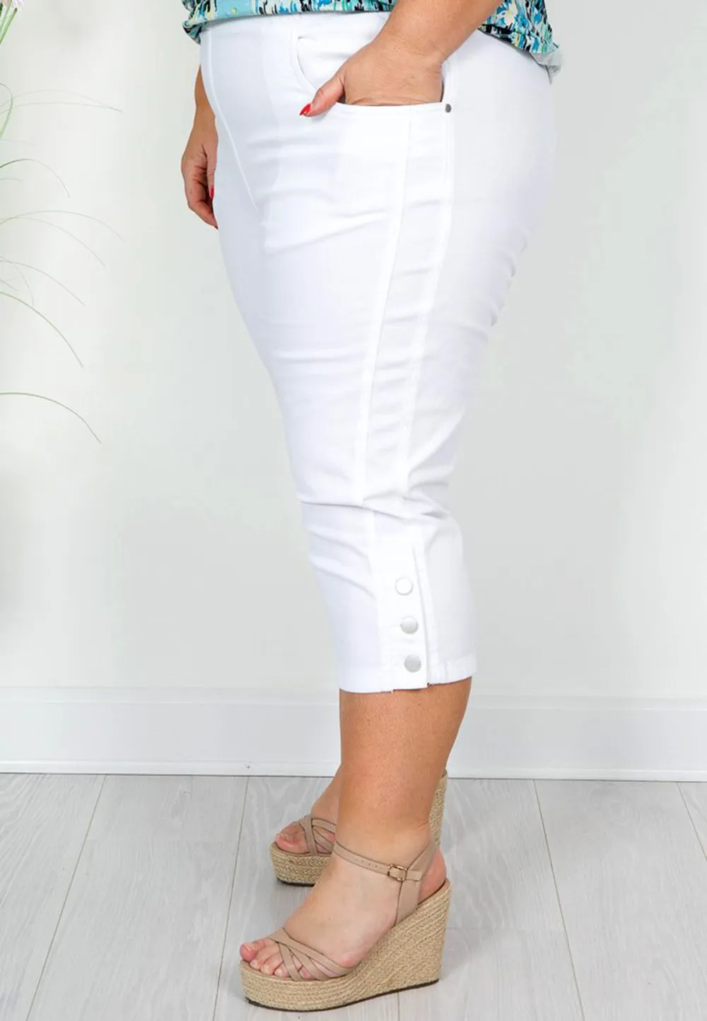 White Button Cotton Cropped Trousers