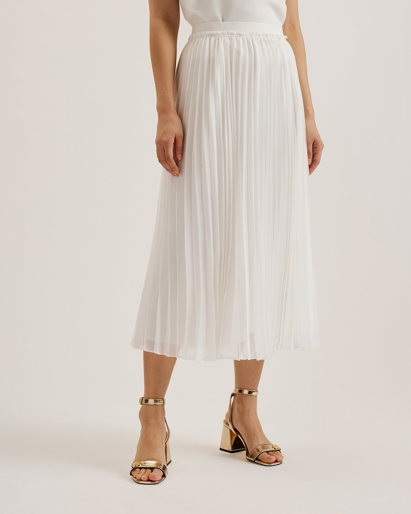 Tambor Pleated Midi Skirt With Elasticate White