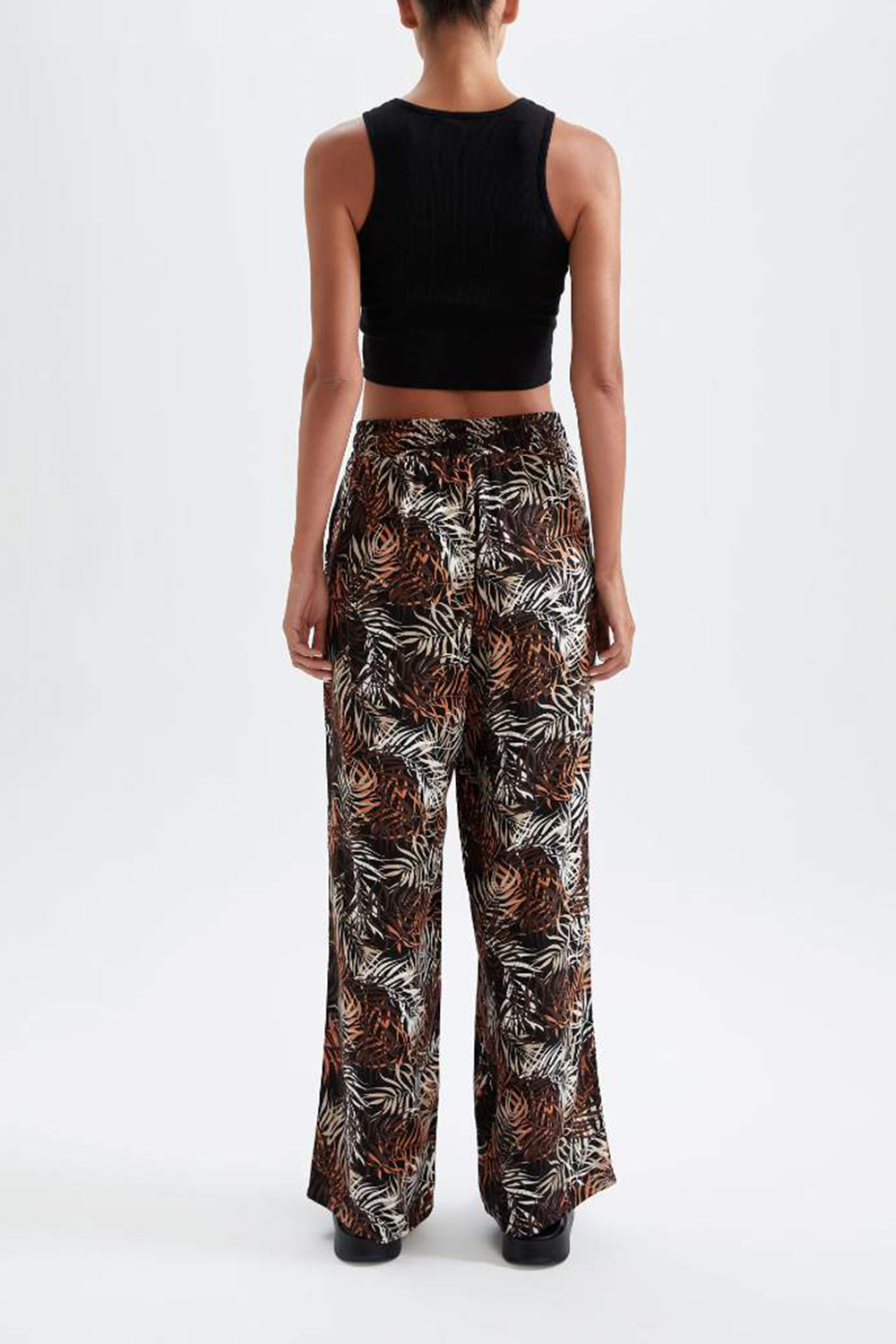 Relax Fit High Waisted Floral Print Chinos