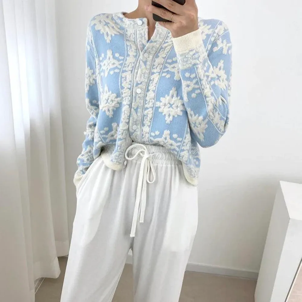 Elsa Elegant Floral Embroidery Cardigan