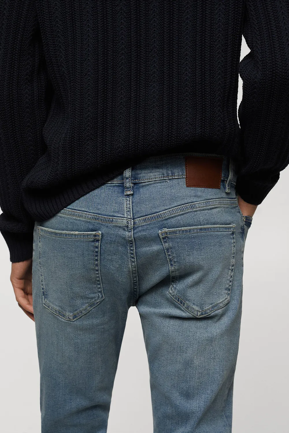 Medium Waist Jeans