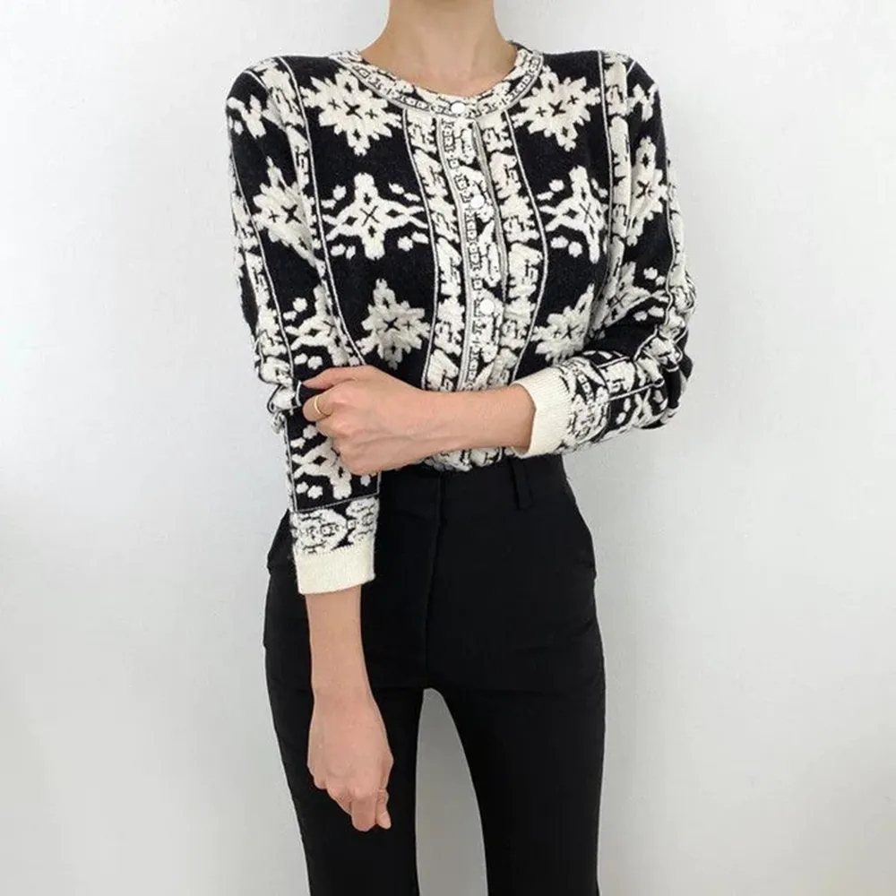 Elsa Elegant Floral Embroidery Cardigan