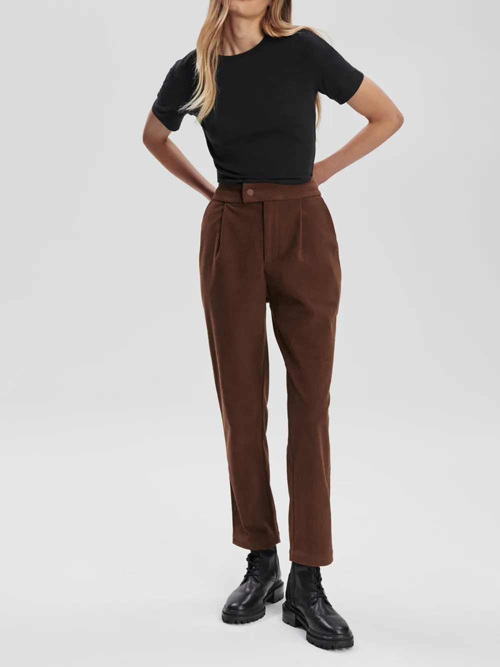 Nell Reg Tapered-Leg Pant 27