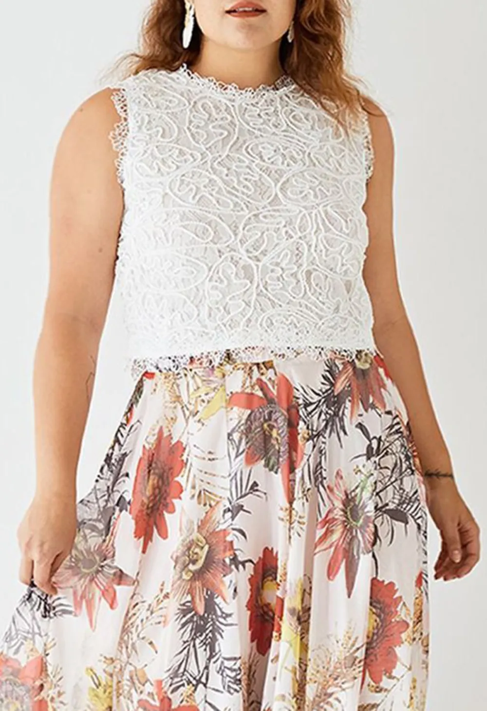 DIVA FULL LACE CROP TOP IN WHITE