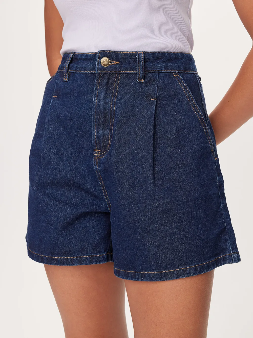 Taylor Pleat Front Short