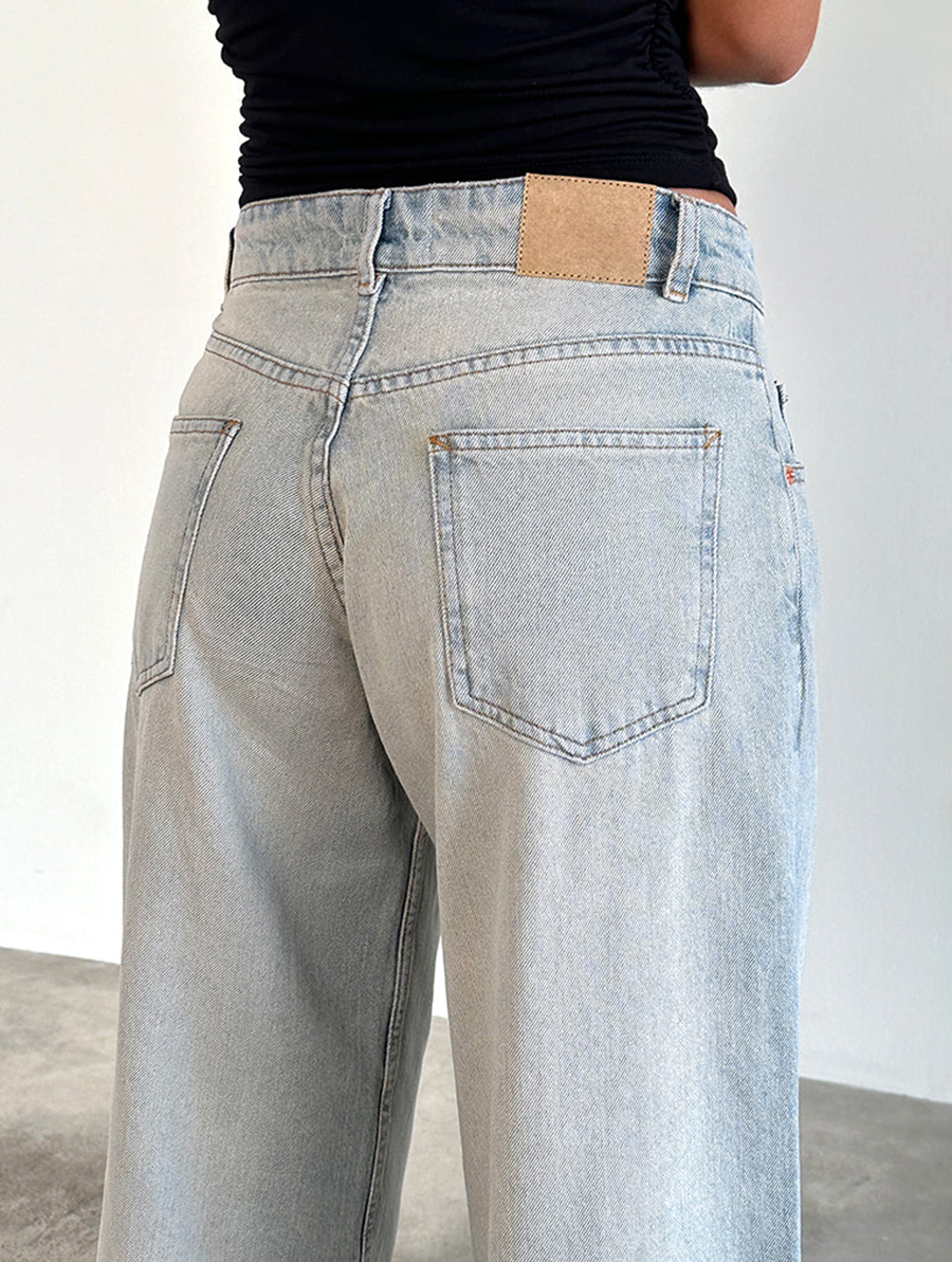 Sand Bleach Extreme Roomy Extra Wide Low Rise Jeans