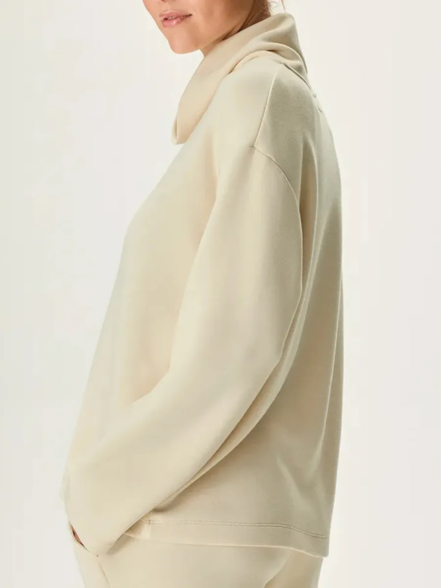 Stratus Funnel Neck