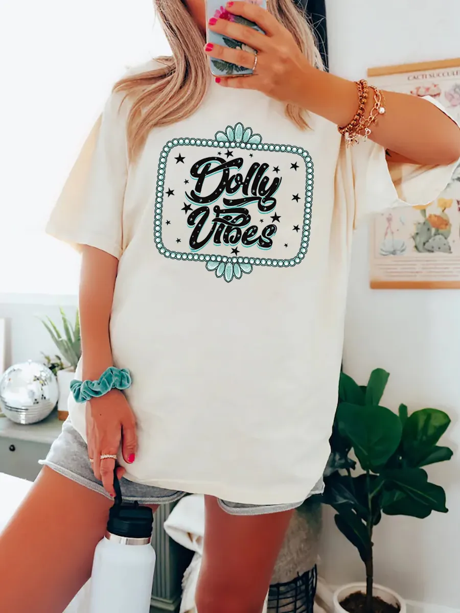 Dolly Vibes T-shirt