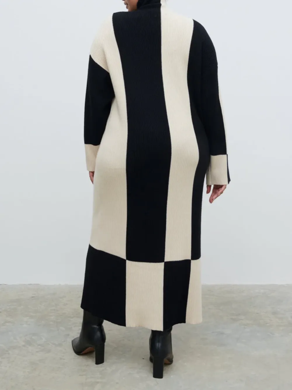 Nayah High Funnel Neck Knit Dress Curve