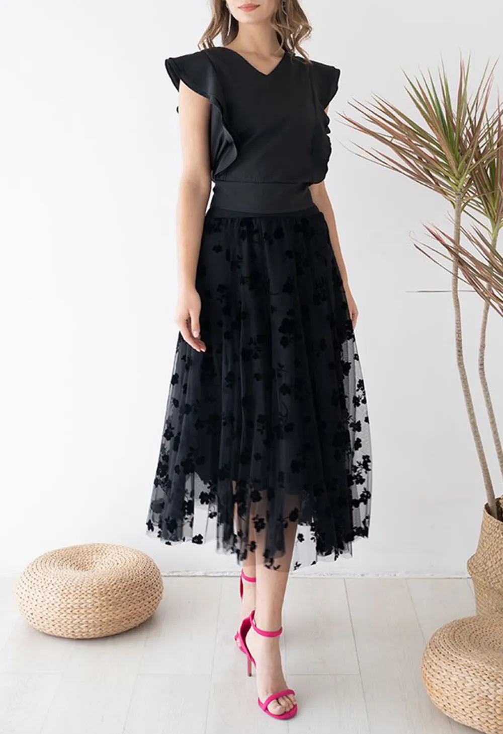 3D POSY DOUBLE-LAYERED MESH MIDI SKIRT IN BLACK