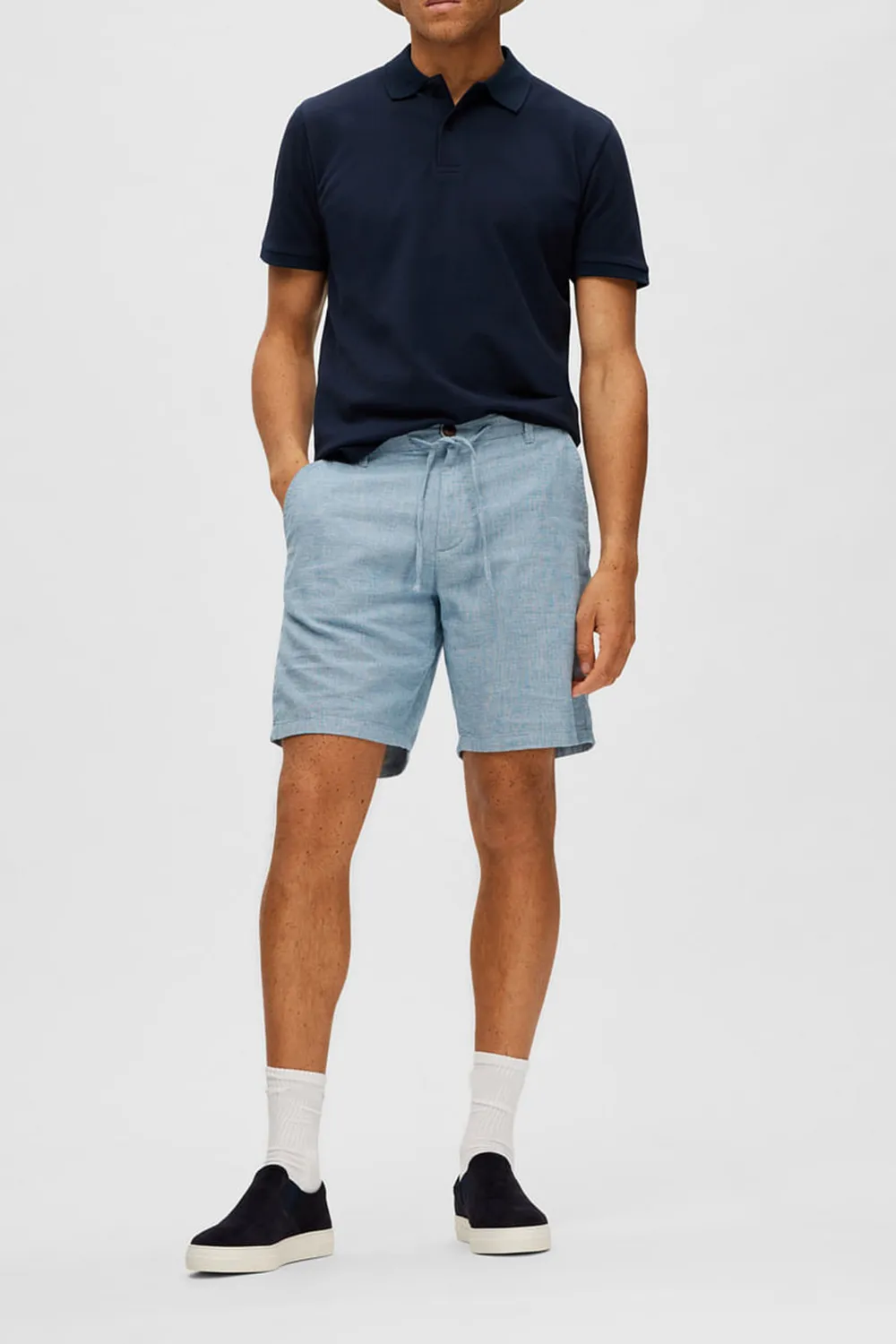 Black Mid Rise Linen Shorts