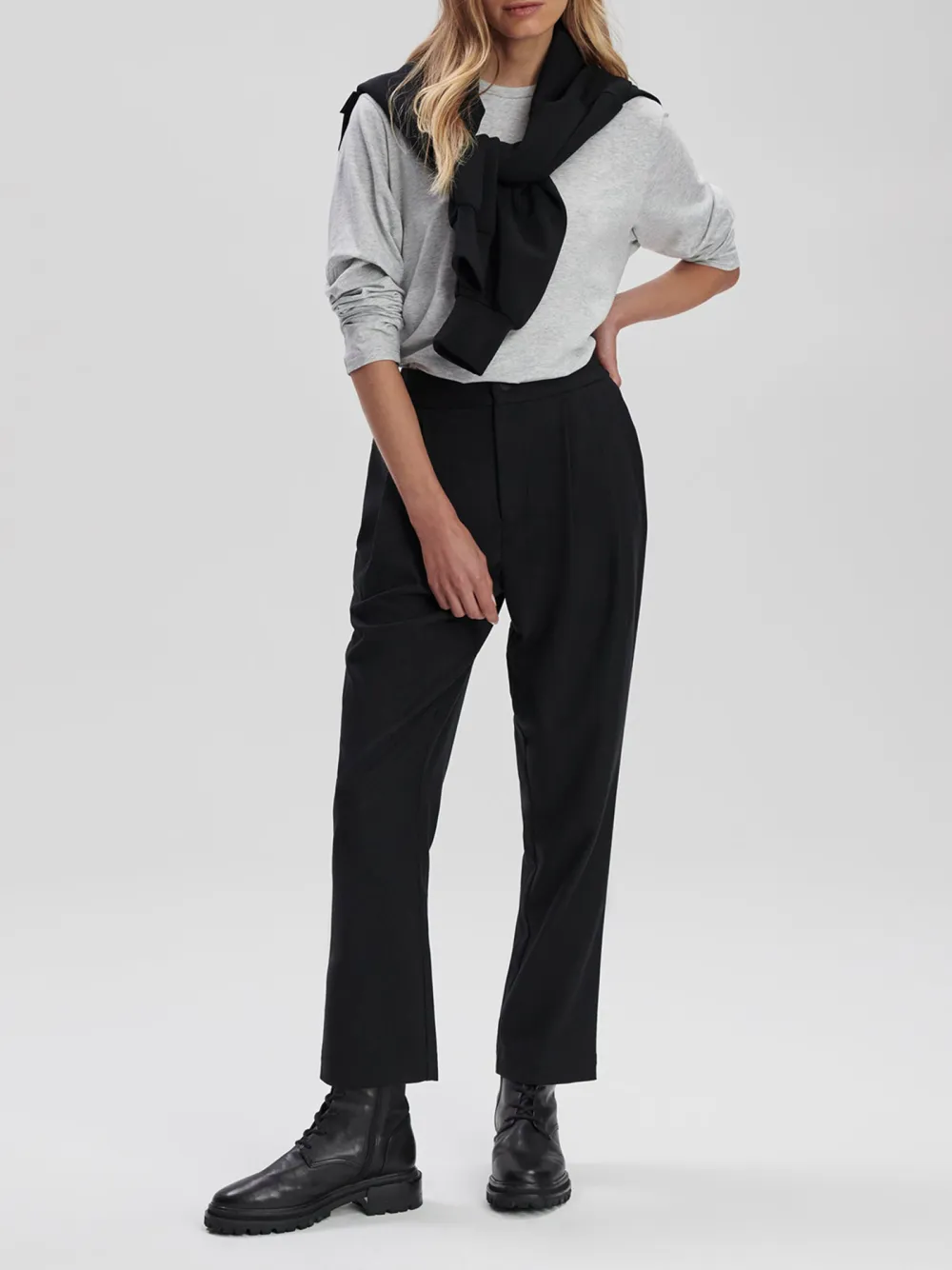 Martha Reg Tapered-Leg Pant 27