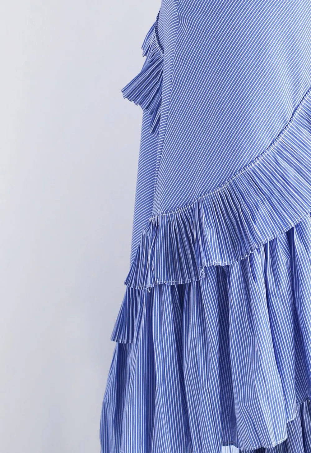 APPLAUSE OF RUFFLE TIERED FRILL HEM SKIRT IN BLUE STRIPES