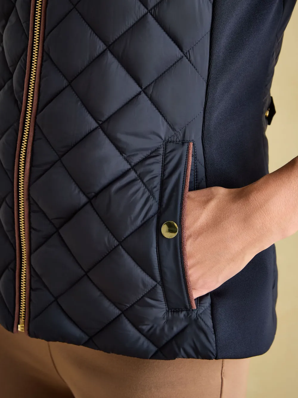 Braemar Luxe Navy Showerproof Diamond Quilted Gilet