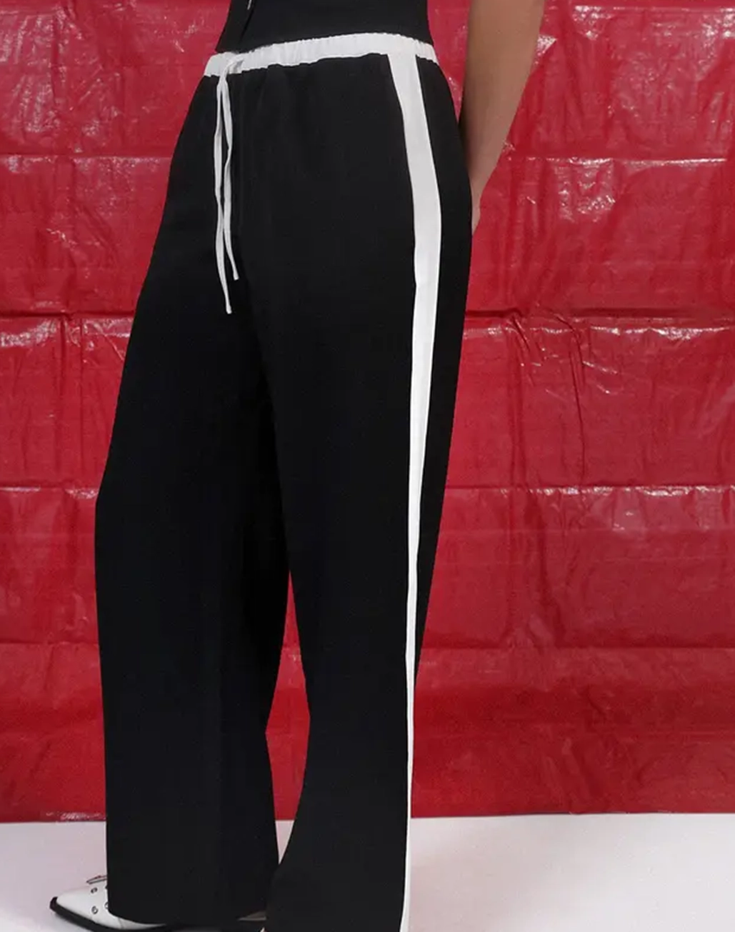 Contrast Stripe Wide Leg Pant