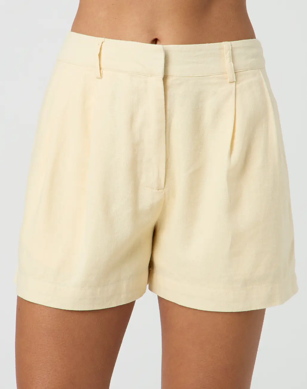 Pleat Front Linen Short