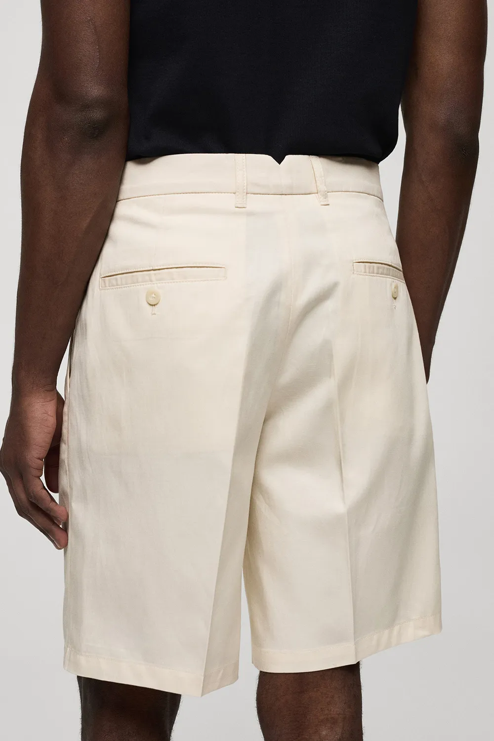 Linen-blend bermuda shorts with pleats