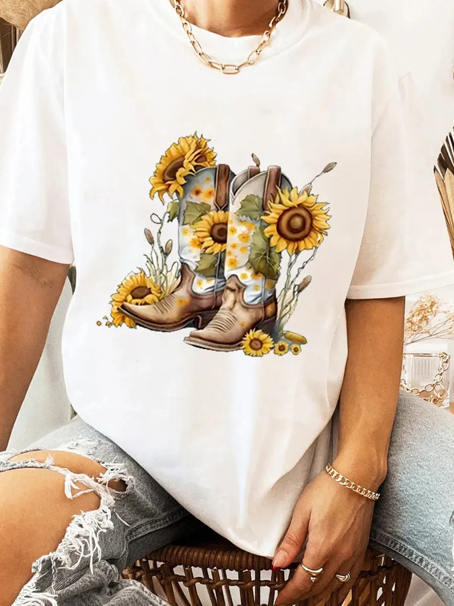 Retro Countryside Western Sunflower Cowboy Boots T-shirt