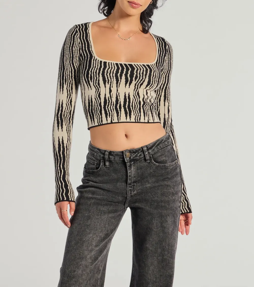 Bold Chic Abstract Striped Knit Long Sleeve Top