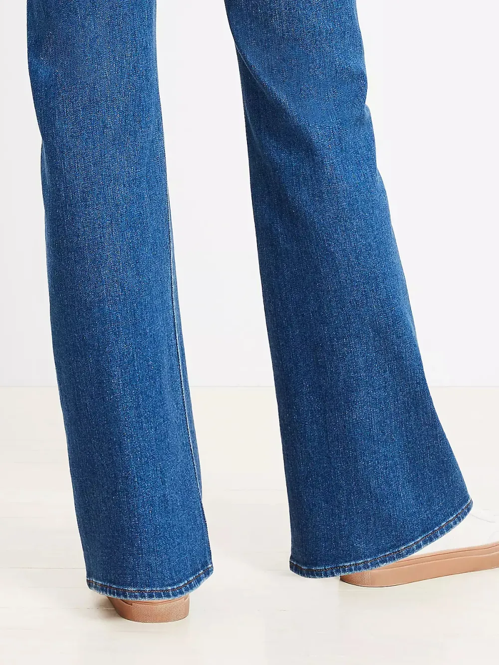 High Rise Relaxed Flare Jeans Mid Vintage Wash