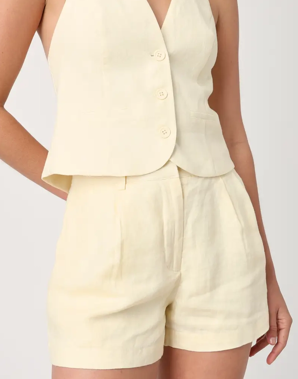 Pleat Front Linen Short