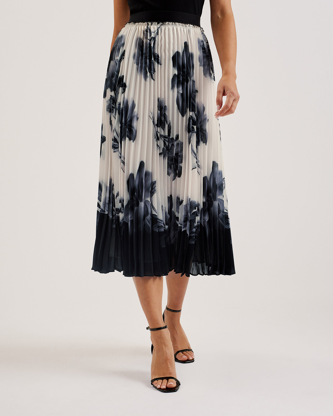 Emista Printed Pleated Midi Skirt Ivory