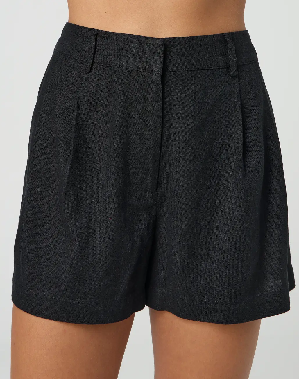 Pleat Front Linen Short