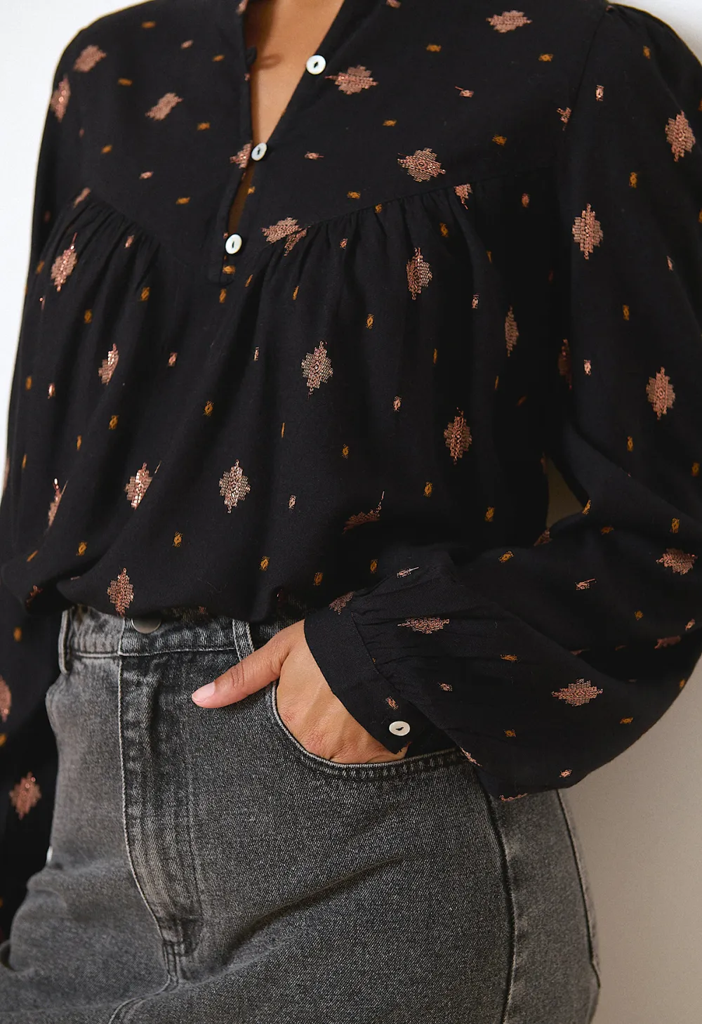 Casual Shirt With An Artistic Pattern